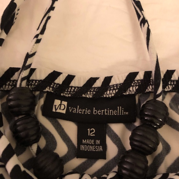 Sundress with built in bra. - Picture 6 of 9